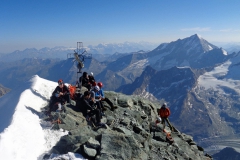 Une belle croix, travaillée, pour un beau sommet suisse